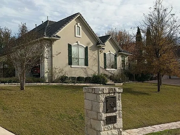 24 Falling Oaks Trl, The Hills, TX 78738