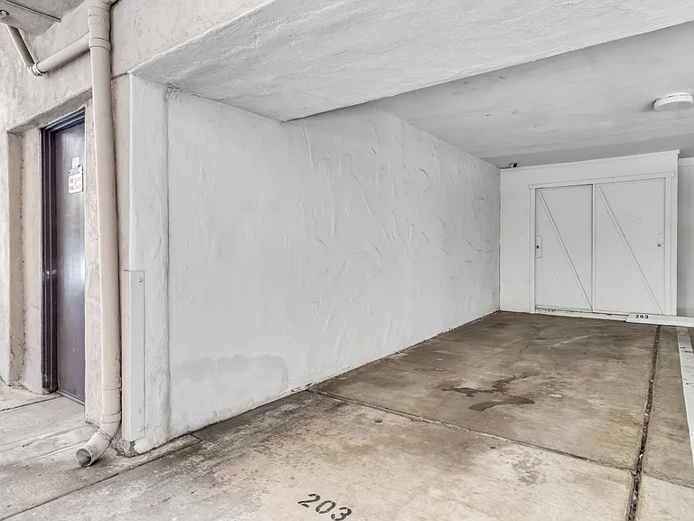 2510 Clairemont Dr #203 — Photo 19