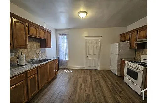 1094 Alcott St Photo 1