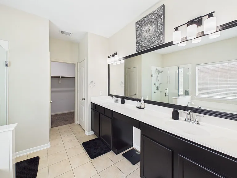 9426 Russeff Field Ln — Photo 24