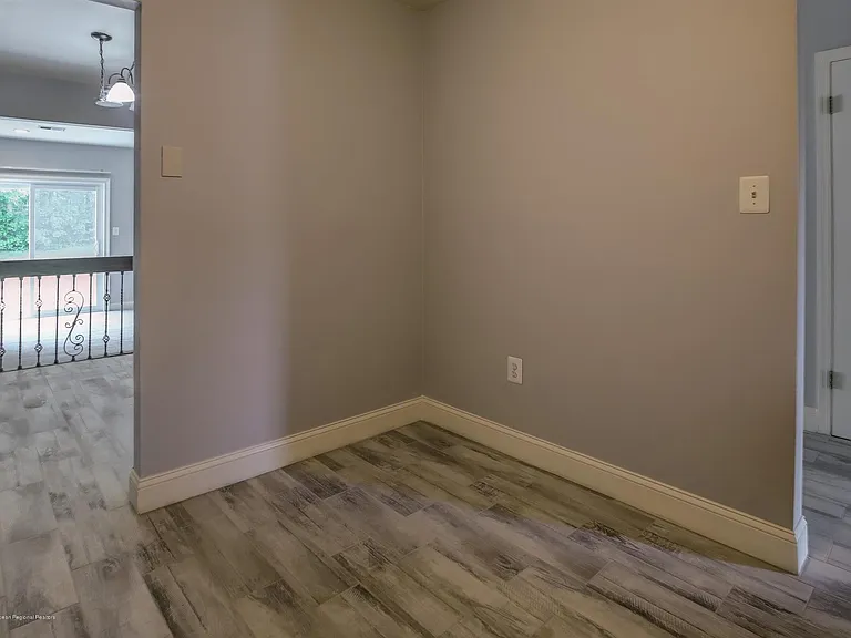 40 Staghorn Dr — Photo 5