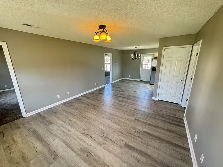 105 Lorien Cir — Photo 2