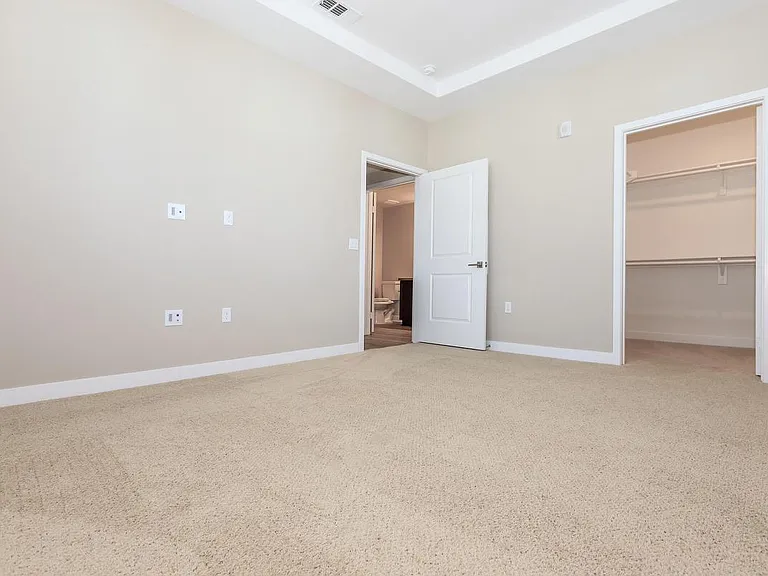 Esencia Sur Apartment Homes — Photo 38