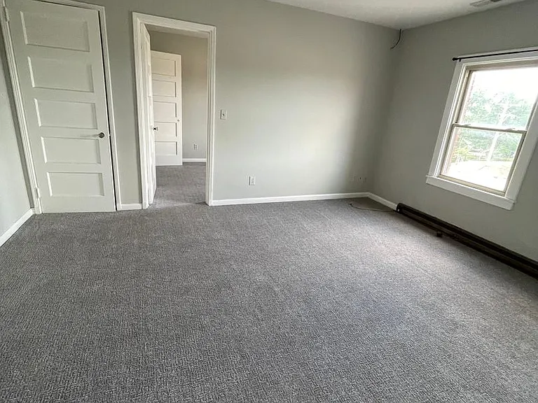 208 S Market — Photo 12