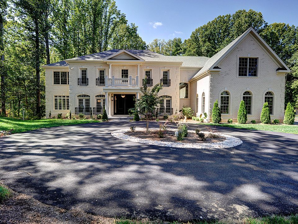1st image of 10414 Oaklyn Dr