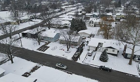 5th image of 927 Eisenhower St