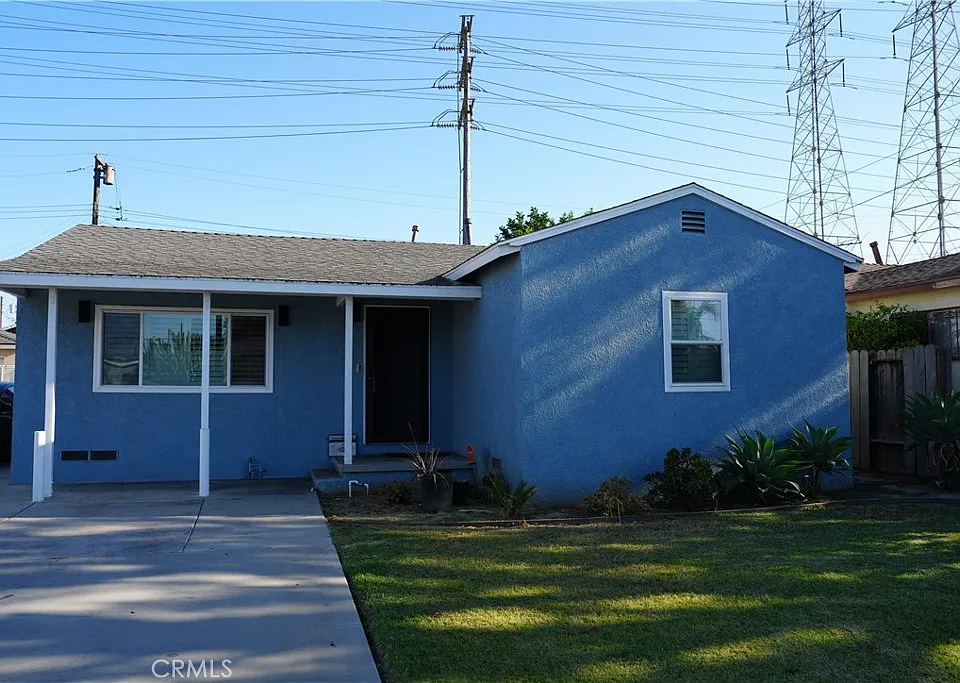 8806 Walnut St