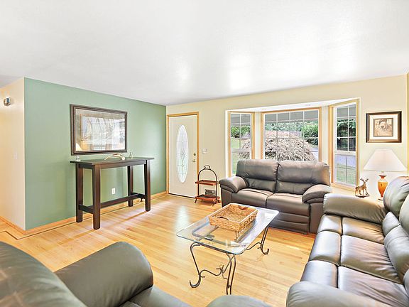 2nd image of 14706 79th St NE