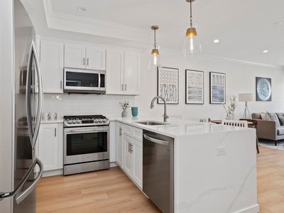 67-69 Cummins Hwy #304, Roslindale, MA, 02131