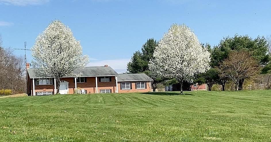 1st image of 300 Flint Dr