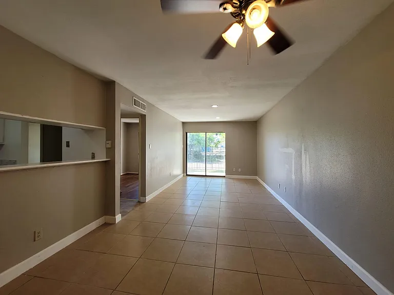 2814 S Bartell Dr #10 — Photo 2