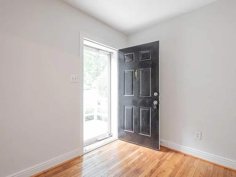 6408 W Grace St — Photo 3