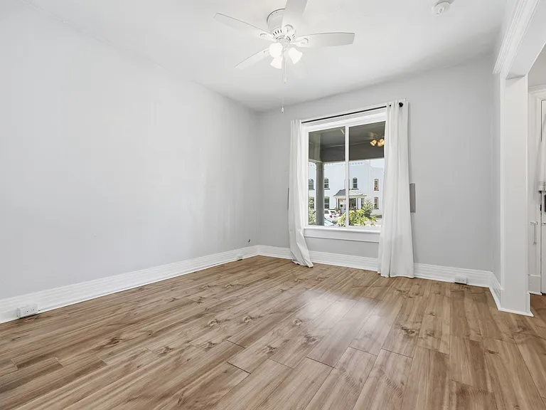 936 N Ogden St — Photo 7