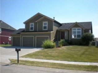 10818 N Manchester Ave, Kansas City, MO 64157