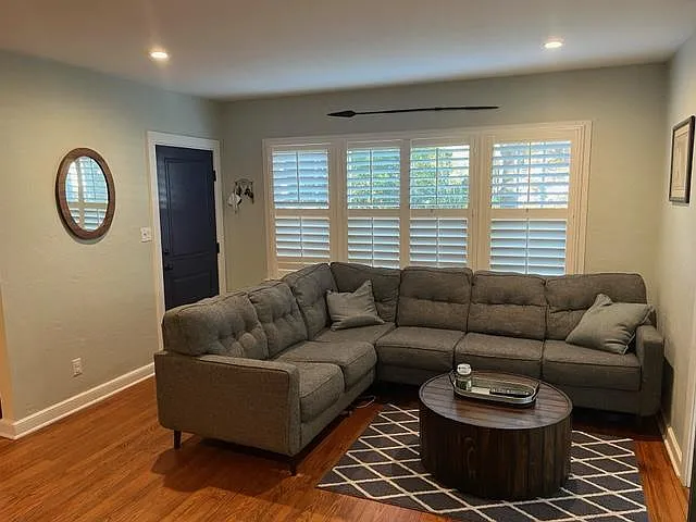 705 Daniels Ave — Photo 4