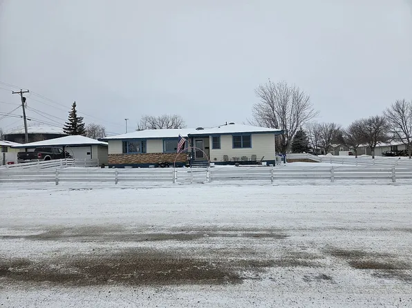 1029 5th Ave N, Wolf Point, MT 59201