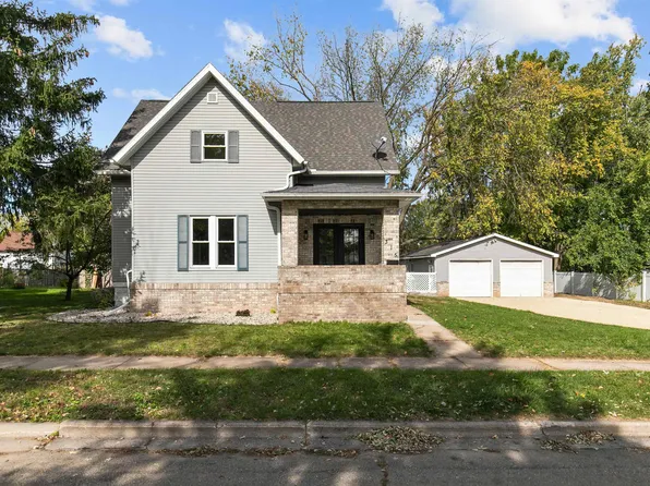 315 E Hancock St, New London, WI 54961