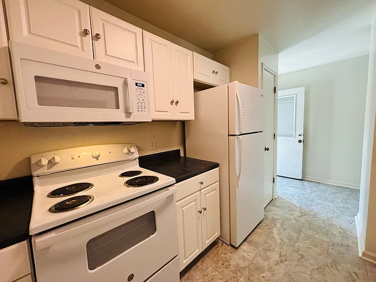 1407 Toms Creek Rd #14 — Photo 11