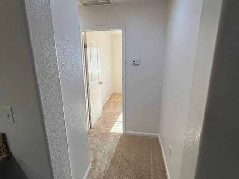 414 Edgewater St — Photo 11