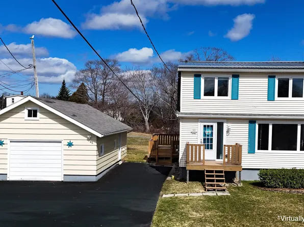 42 Young Rd, Chester, NS B0J 1K0
