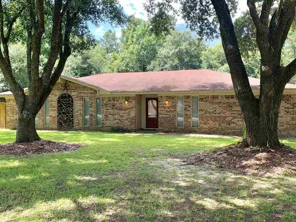 4000 Whippoorwill St, Orange, TX 77630