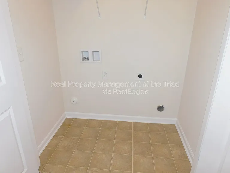 1475 Worchester St — Photo 17