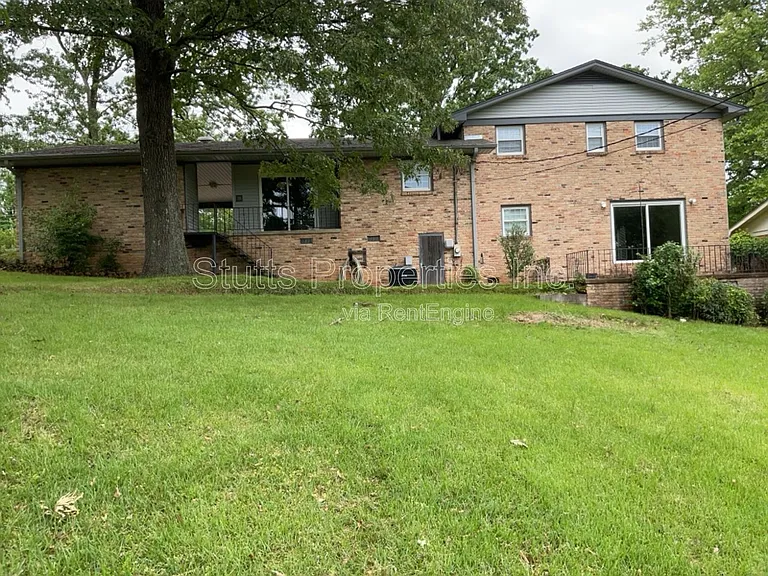 1918 Hermitage Dr — Photo 17