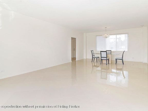4th image of 389 S Lake Dr APT 2H