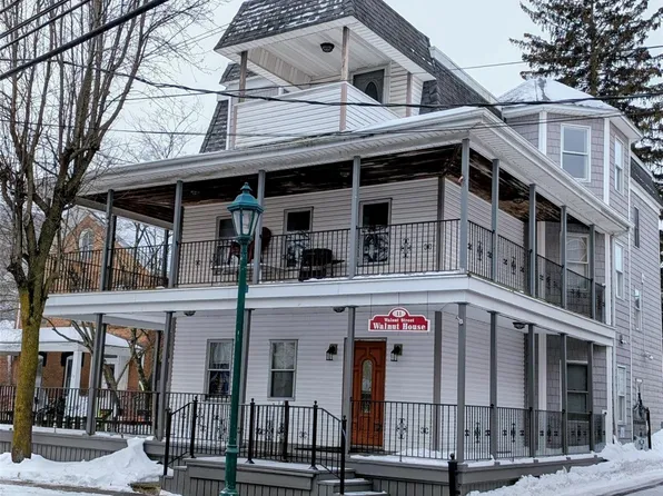 11 Walnut St APT 3R, Walden, NY 12586