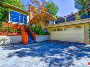 300 S Thurston Ave, Los Angeles, CA 90049