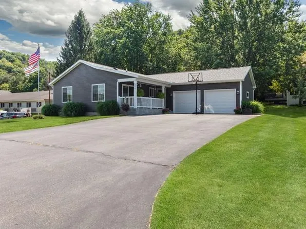 413 Cherry Ave W, Plum City, WI 54761
