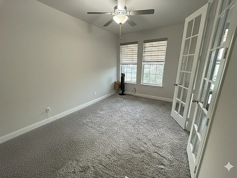 6842 Albany Park — Photo 9