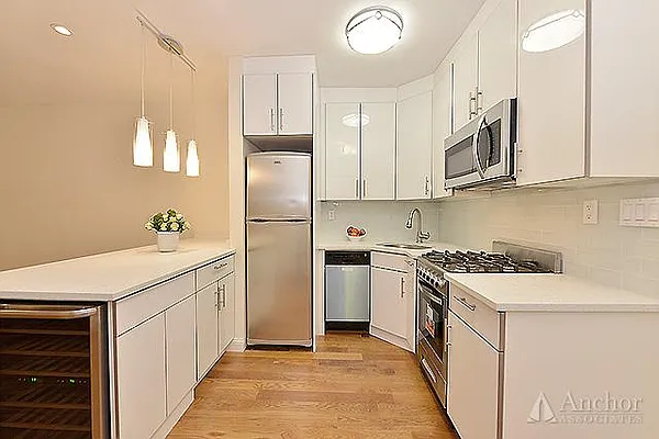 Rented by Anchor Associates | media 18