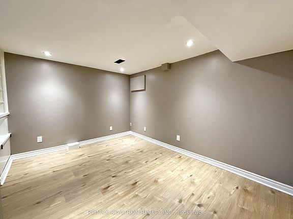 4th image of 97 Post Rd