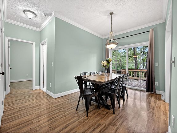 5th image of 213 Lakeview Rd