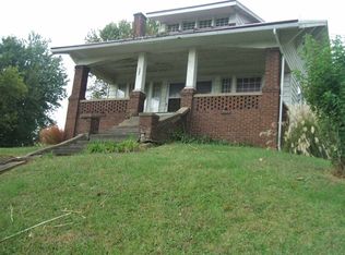 410 N 7th St, Petersburg, IN 47567
