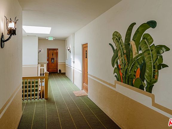 3rd image of 1345 N Hayworth Ave APT 208