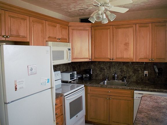 3rd image of 213 Markham Dr