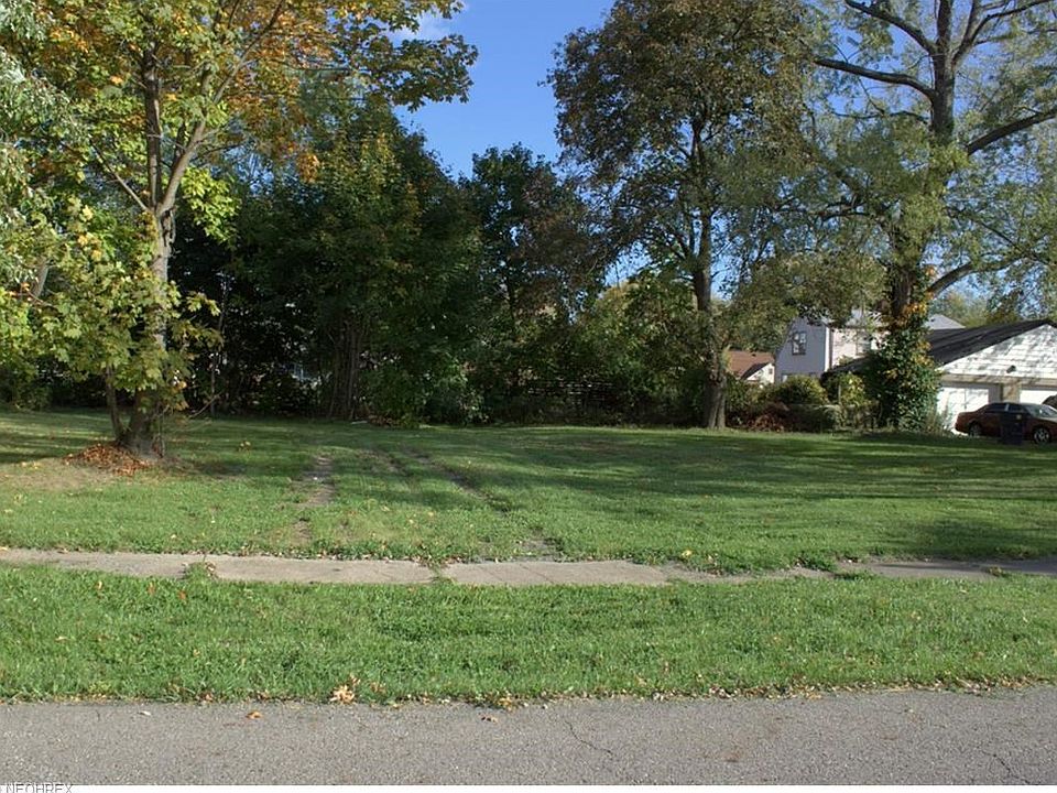 2nd image of 1165 Oak Knoll Ave SE