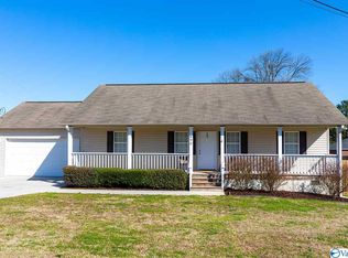 698 Gross Rd, Guntersville, AL 35976