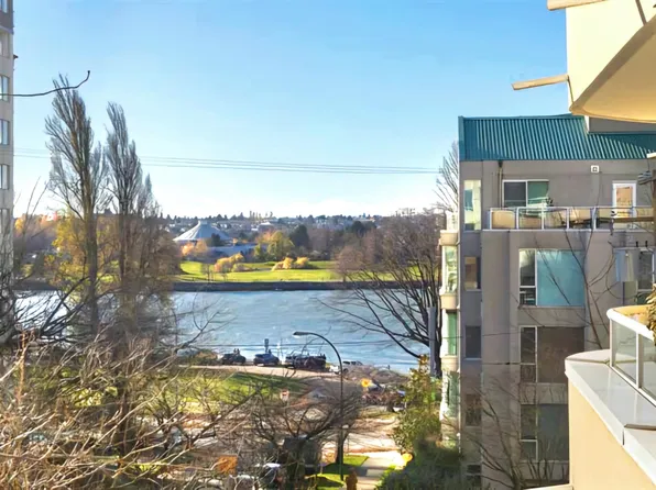 1406 Harwood St #302, Vancouver, BC V6G 1X5