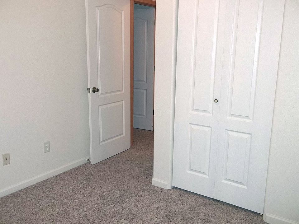 Meadows In Grasslands Park Building 355 Buffalo Dr Windsor CO Zillow