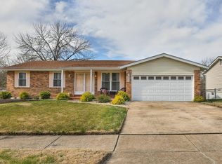 3045 Cherokee Ln, Saint Charles, MO