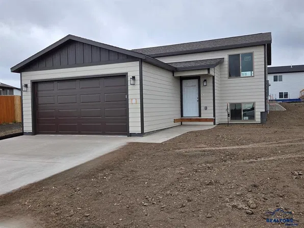 5625 Coal Bank Dr, Rapid City, SD 57701
