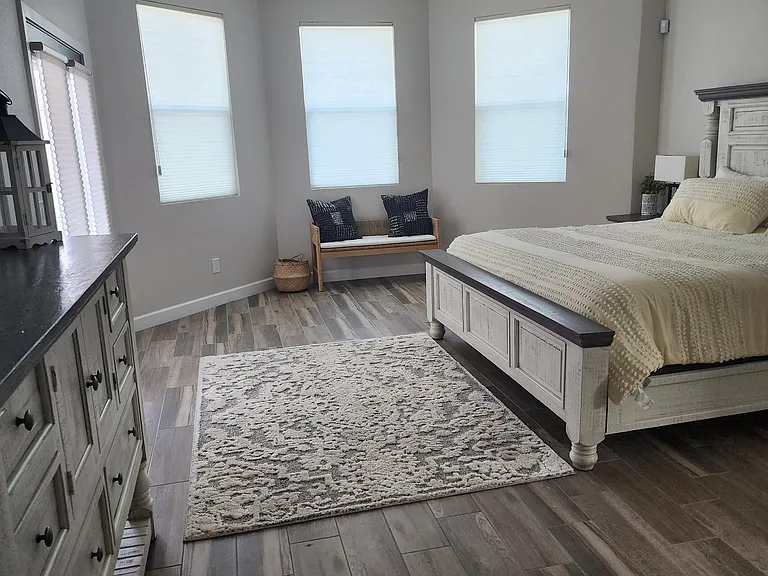 3216 E Sunnyside Ln — Photo 52
