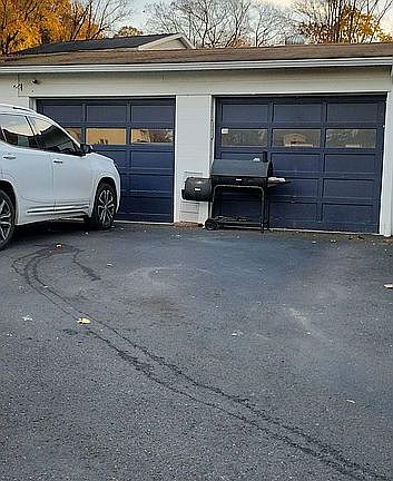 4th image of 536 Wood St