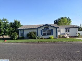 551 E Edison St, Connell, WA 99326