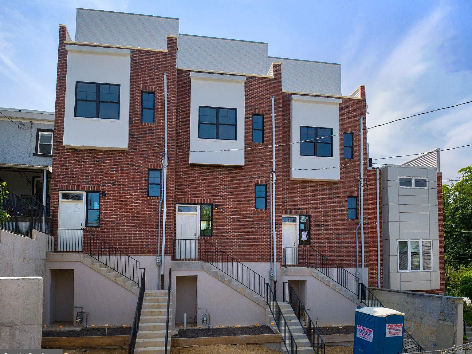 3 bed, 2.5 bath, 2943 sqft, $3,650 — Photo 1