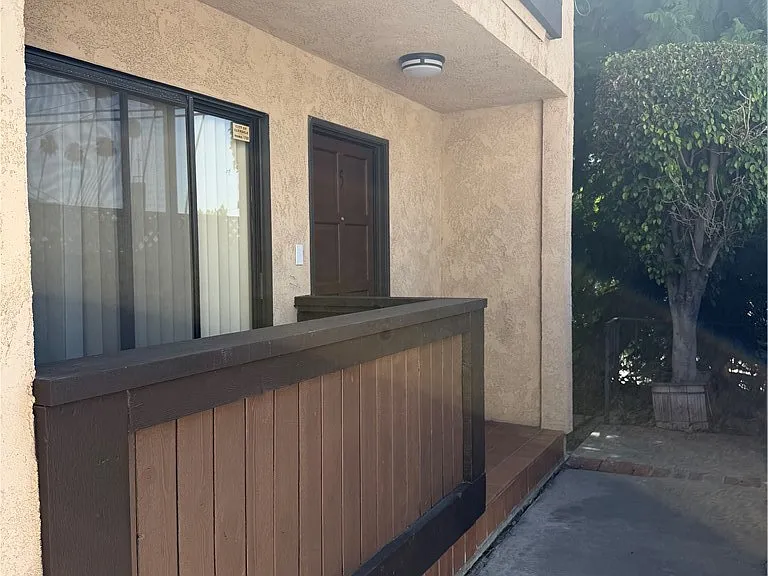 1137 N Maryland Ave #5 — Photo 33