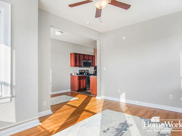 1009 E Jefferson Blvd — Photo 12